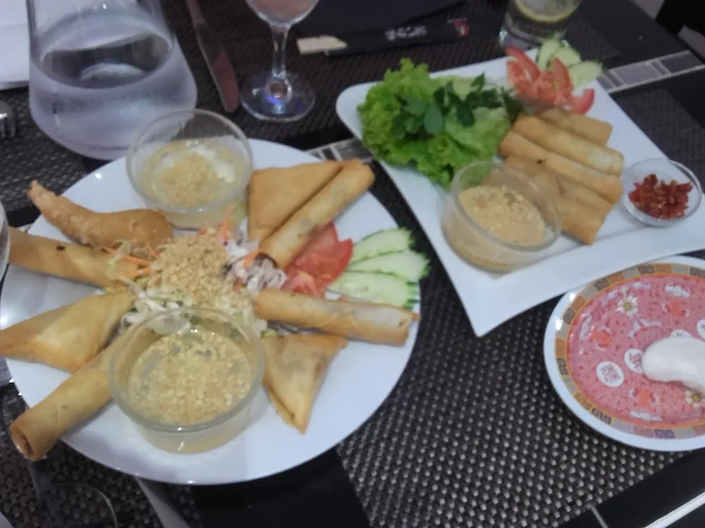 Nems Au Poulet Et Crevettes Sauce Au Poivre